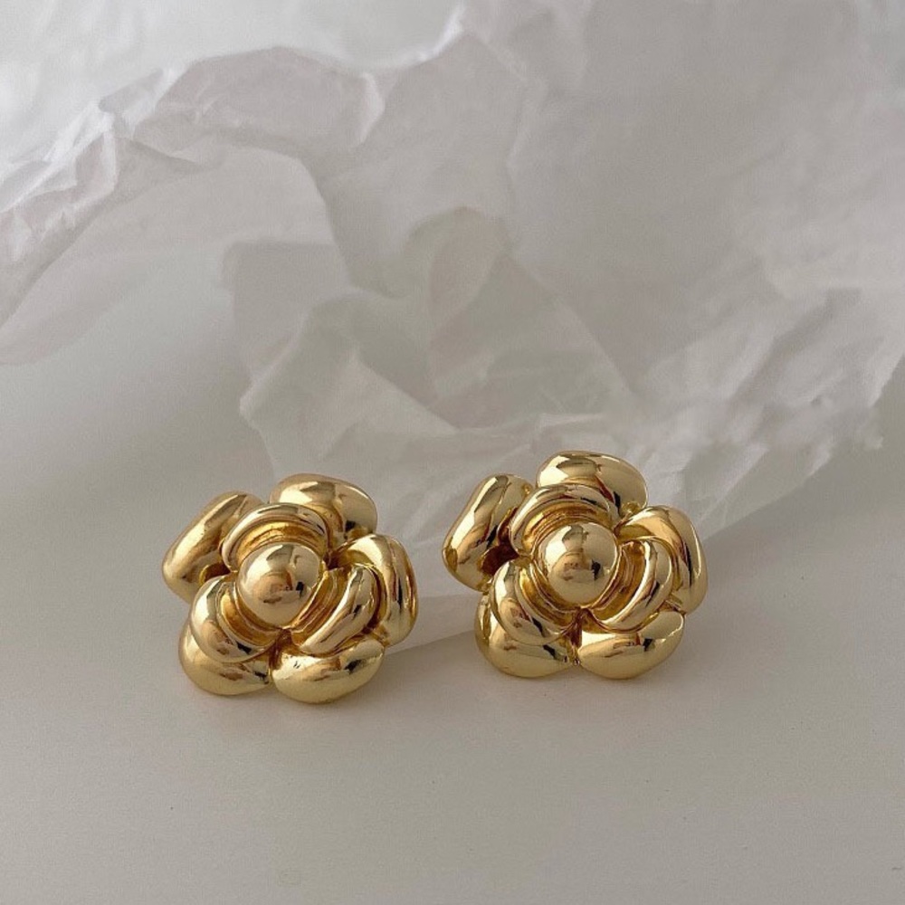 NEW: 24K Gold Vintage Inspired Floral Earrings*Waterproof*Tarnish Free